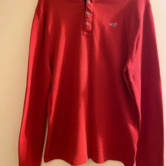 Brand New 3 Button Hollister Crewnecks - Picture 5 of 5